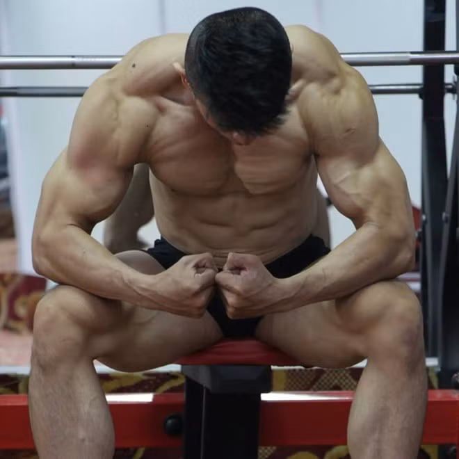 9X tăng 20 kg vẫn sở hữu cơ bụng 6 múi