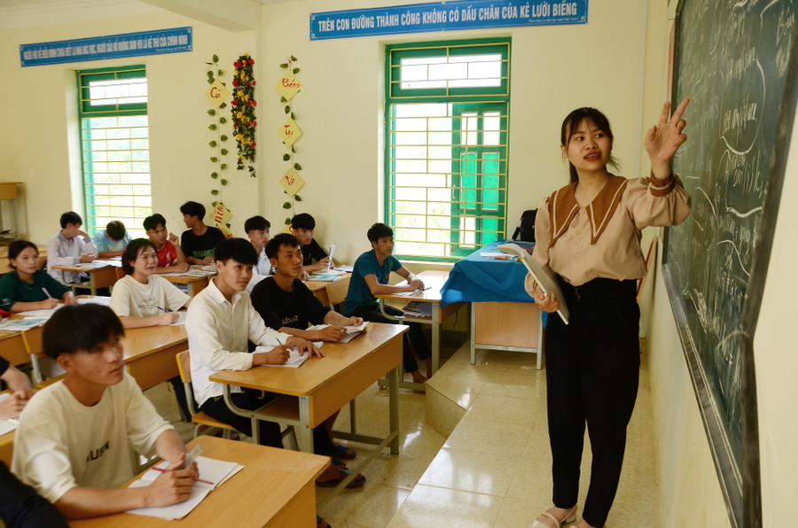 Học sinh được chia ca ôn luyện theo nhóm phù hợp với năng lực, sở trường.