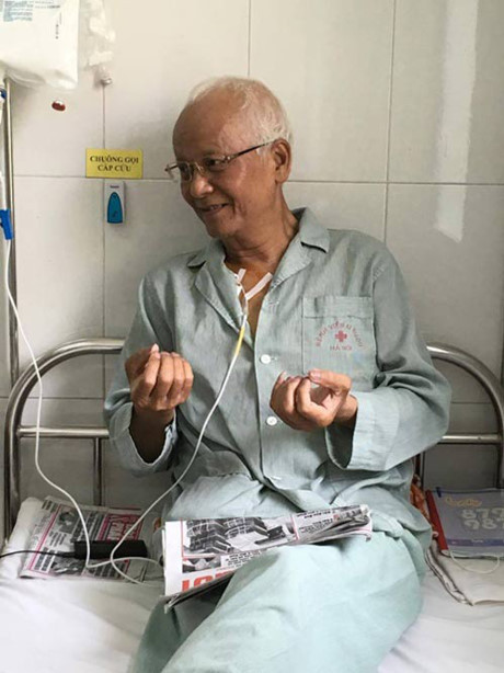 Diễn viên Duy Thanh xúc động khi Công Lý và Xuân Bắc đến thăm bệnh - Ảnh 2 Dien vien Duy Thanh xuc dong khi Cong Ly va Xuan Bac den tham benh - Anh 2