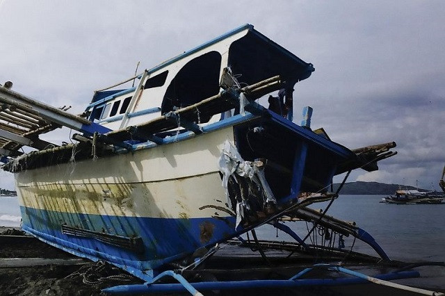 Tàu cá Philppines bị đâm chìm