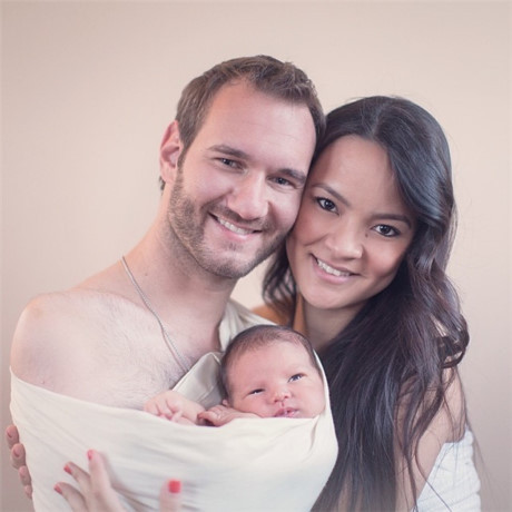Ngưỡng mộ gia đình hạnh phúc, vợ đẹp con xinh của Nick Vujicic - Ảnh 24 Nguong mo gia dinh hanh phuc, vo dep con xinh cua Nick Vujicic - Anh 24