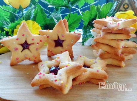 Làm bánh quy hình ngôi sao xinh xắn mừng giáng sinh - Ảnh 9 Lam banh quy hinh ngoi sao xinh xan mung giang sinh - Anh 9