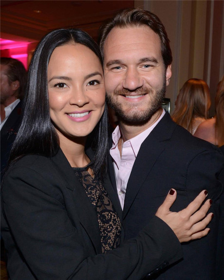 Ngưỡng mộ gia đình hạnh phúc, vợ đẹp con xinh của Nick Vujicic - Ảnh 5 Nguong mo gia dinh hanh phuc, vo dep con xinh cua Nick Vujicic - Anh 5