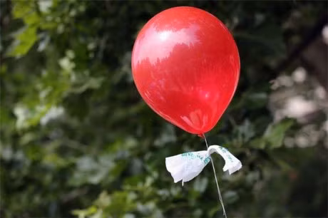 Cam dong buc thu gui bo ngay giang sinh cua dua tre vo danh - Anh 3