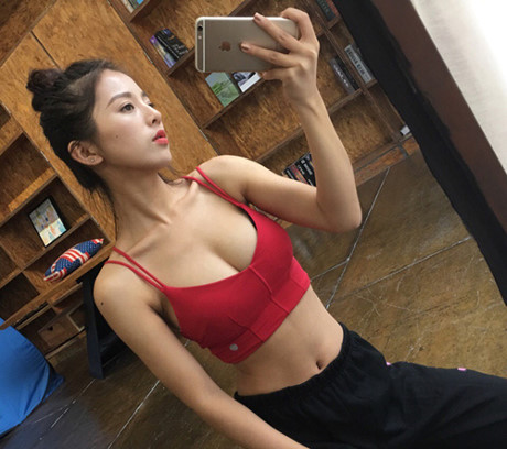 Hot girl Trung Quốc được mệnh danh là Hoa khôi hàng không vì quá xinh đẹp - Ảnh 10 Hot girl Trung Quoc duoc menh danh la Hoa khoi hang khong vi qua xinh dep - Anh 10
