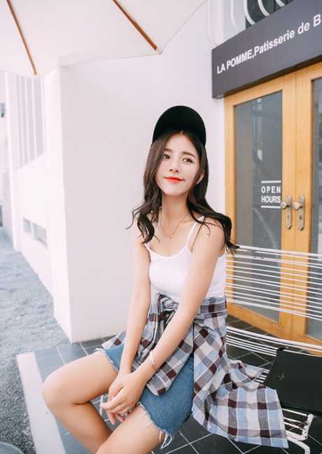 Hot girl Trung Quốc được mệnh danh là Hoa khôi hàng không vì quá xinh đẹp - Ảnh 4 Hot girl Trung Quoc duoc menh danh la Hoa khoi hang khong vi qua xinh dep - Anh 4