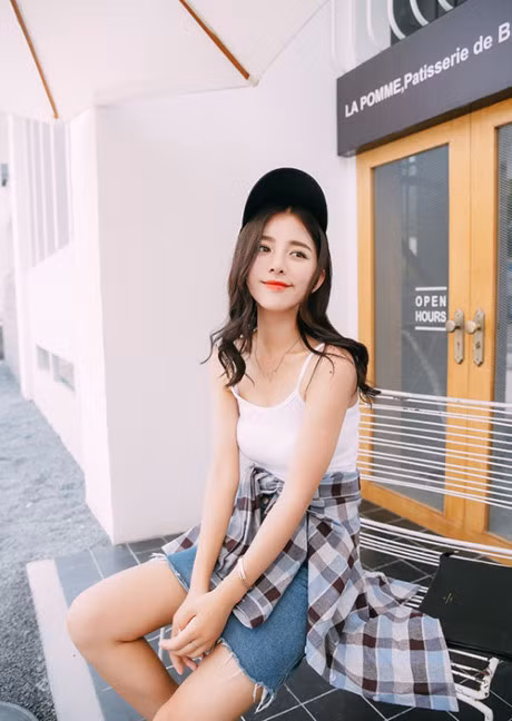 Hot girl Trung Quoc duoc menh danh la Hoa khoi hang khong vi qua xinh dep - Anh 4