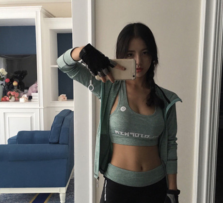 Hot girl Trung Quốc được mệnh danh là Hoa khôi hàng không vì quá xinh đẹp - Ảnh 11 Hot girl Trung Quoc duoc menh danh la Hoa khoi hang khong vi qua xinh dep - Anh 11