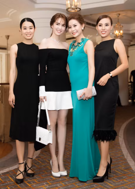 Ngoc Trinh ban dau gia sim 