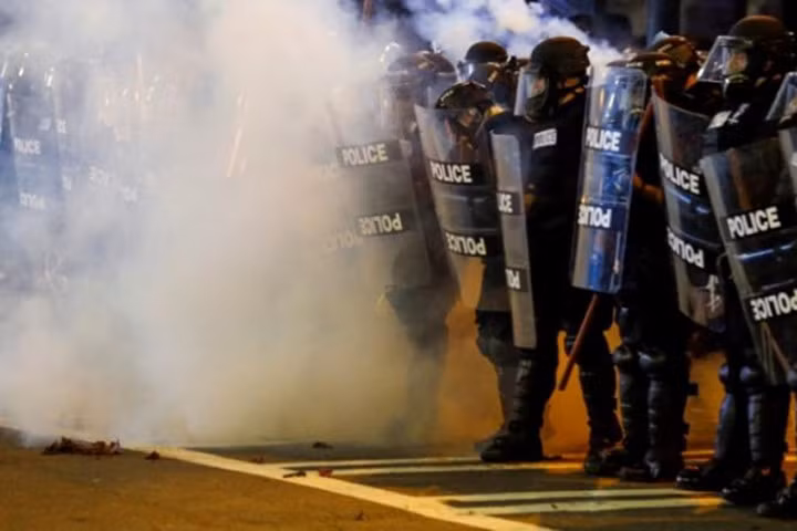 Mỹ tuyên bố tình trạng khẩn cấp vì biểu tình phân biệt chủng tộc