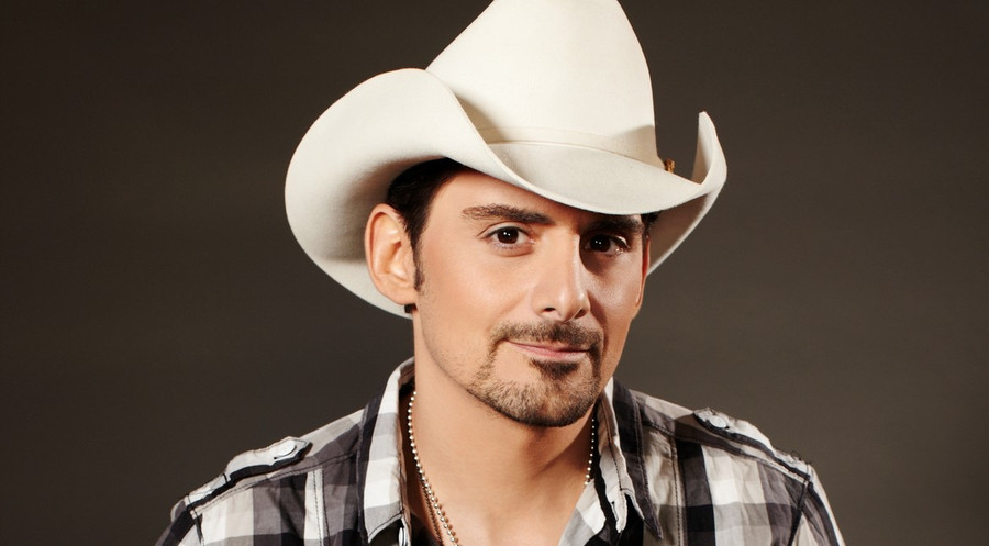 Brad Paisley: Ca sĩ nhạc đồng quê nổi tiếng có đến 5 album á quân Billboard 200, nhưng chưa lần nào hưởng vinh quang đứng đầu. Các đĩa kể trên là Time Well Wasted, American Saturday Night, This Is Country Music, Wheelhouse và Moonshine in the Trunk.