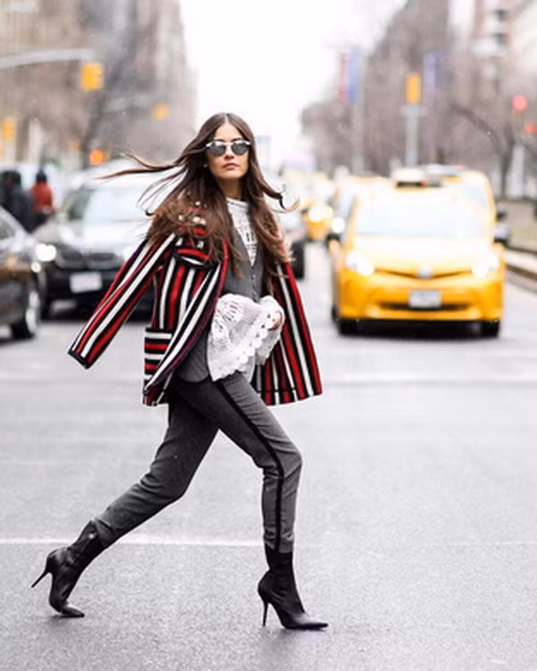 Diện mốt họa tiết kẻ sọc bắt kịp xu hướng thế giới ảnh 9