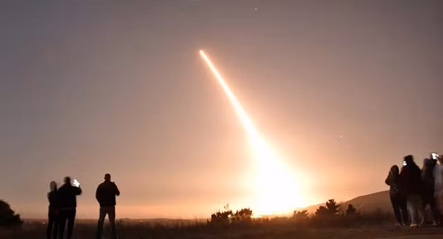Xem Mỹ thử tên lửa đạn đạo xuyên lục địa Minuteman III tầm xa 6.700km