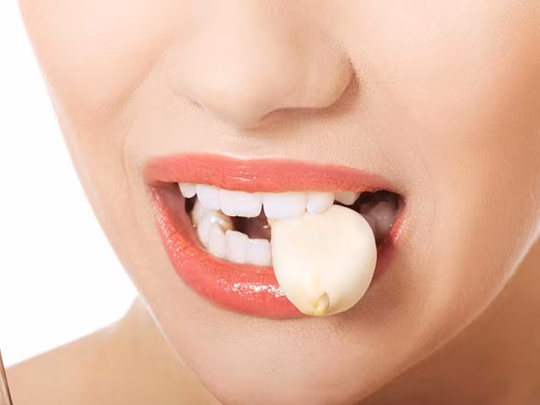 Điều gì xảy ra nếu bạn ngậm tép tỏi trong 30 phút?