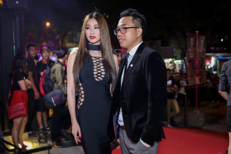 Vợ chồng Bình Minh tình cảm khi xuất hiện cùng dàn sao trên thảm đỏ - Ảnh 6 Vo chong Binh Minh tinh cam khi xuat hien cung dan sao tren tham do - Anh 6