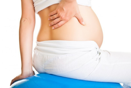 Mẹ bầu hết ngay cơn đau lưng nhờ dùng ngải cứu theo cách này - Ảnh 2 Me bau het ngay con dau lung nho dung ngai cuu theo cach nay - Anh 2