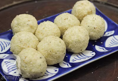 Lam banh ran luc lac nong hoi - mon banh dang 