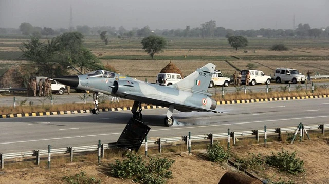 Một chiến đấu cơ Dassault Mirage 2000 