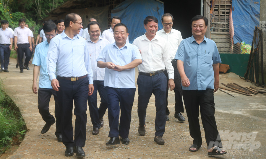 Bám sát các chủ trương, định hướng của Đảng và Nhà nước để kịp thời thông tin, tuyên truyền là nhiệm vụ trọng tâm của báo chí cách mạng Việt Nam. Ảnh: Việt Khánh. Bám sát các chủ trương, định hướng của Đảng và Nhà nước để kịp thời thông tin, tuyên truyền là nhiệm vụ trọng tâm của báo chí cách mạng Việt Nam. Ảnh: Việt Khánh.