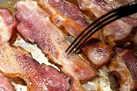 Ăn quá nhiều các loại thịt chiên nướng làm tăng nguy cơ ung thư dạ dày.