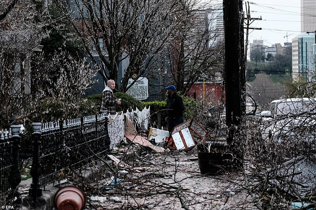 Mỹ: Cảnh tan hoang sau khi siêu lốc xoáy quét qua