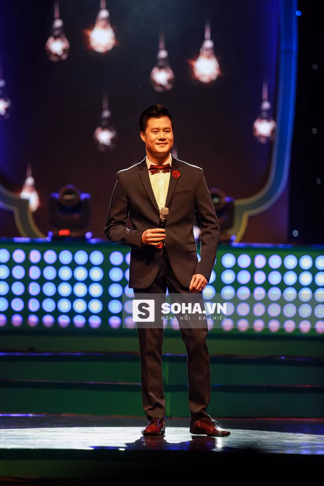  Quang Dũng đem đến chương trình những tình khúc quen thuộc: Còn ta với nồng nàn, Tình nhớ, Vì ta cần nhau... 