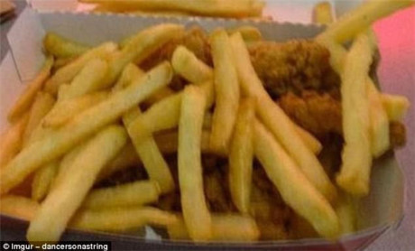 Những bức ảnh cảm động về lòng tốt khiến bao trái tim tan chảy - Ảnh 12 Nhung buc anh cam dong ve long tot khien bao trai tim tan chay - Anh 12