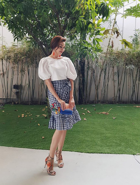 Thật kì lạ, sao Việt càng mặc kín đáo càng đẹp hút hồn! - Ảnh 1 That ki la, sao Viet cang mac kin dao cang dep hut hon! - Anh 1