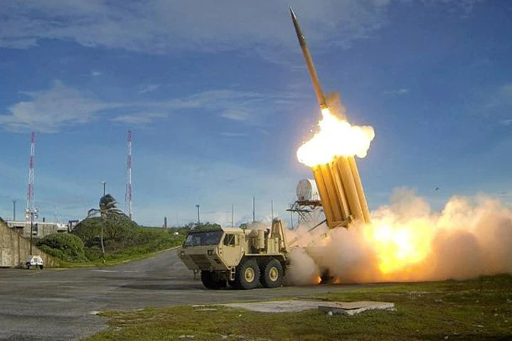 Hệ thống THAAD khai hỏa để đánh chặn mục tiêu. Ảnh: Bộ Quốc phòng Mỹ. 