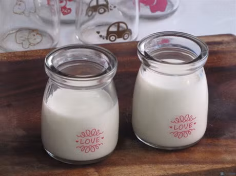 Cong thuc lam sua chua, pho mai an dam cho be tu chinh sua me dang 