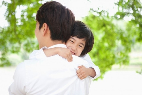 Bí mật sau hành động đưa con đi chơi mỗi sáng chủ nhật của chồng