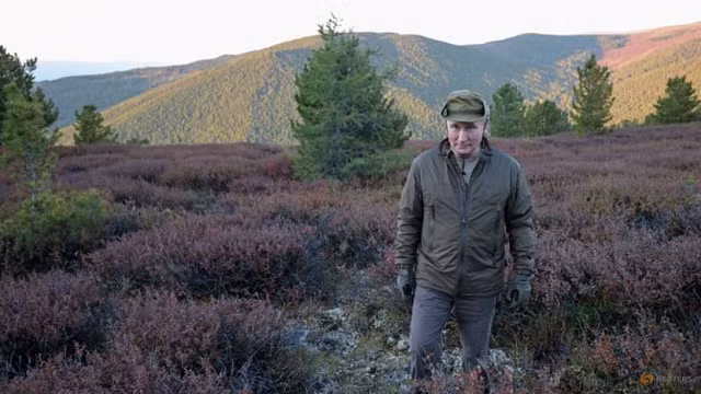 Hình ảnh Tổng thống Putin tại Siberia sau khi cách ly ngừa Covid-19 ảnh 4