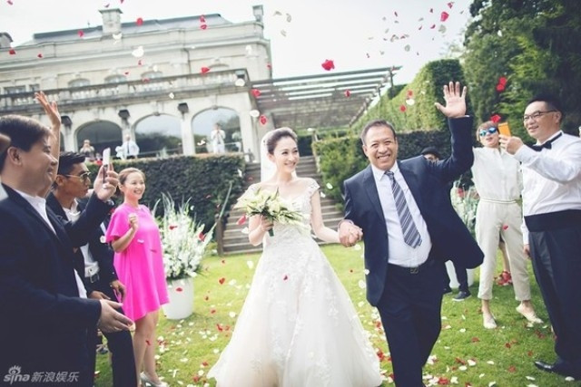 Đám cưới lung linh tại châu Âu của mỹ nhân Đám cưới lung linh tại châu Âu của mỹ nhân