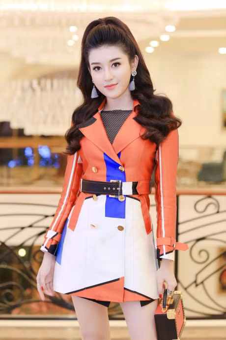 Huyen My khac la khi lam giam khao cuoc thi tim kiem dai su - Anh 1