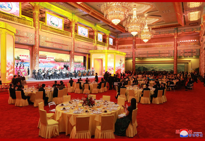 Lãnh đạo Triều Tiên và phu nhân tham dự một buổi hòa nhạc Lãnh đạo Triều Tiên và phu nhân tham dự một buổi hòa nhạc