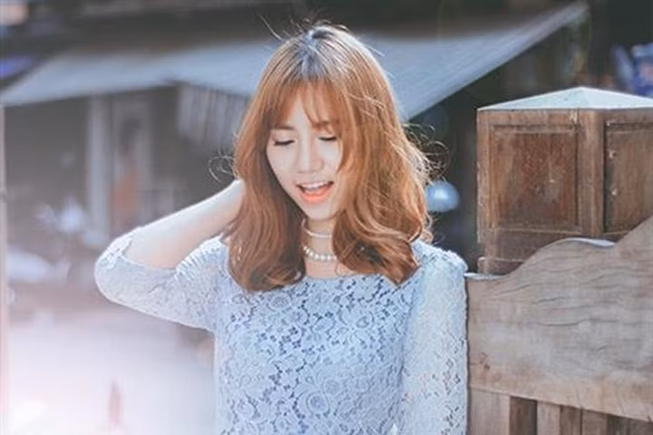 Những kiểu tóc đẹp, không hề cầu kỳ cứu nguy cho ngày đầu bết dầu