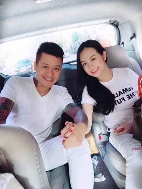 Trấn Thành - Hari Won tình tứ ăn tối cùng nhau, Hạ Vi xinh đẹp dù làm mặt dỗi hờn - Ảnh 8 Tran Thanh - Hari Won tinh tu an toi cung nhau, Ha Vi xinh dep du lam mat doi hon - Anh 8