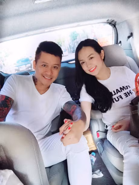 Tran Thanh - Hari Won tinh tu an toi cung nhau, Ha Vi xinh dep du lam mat doi hon - Anh 8