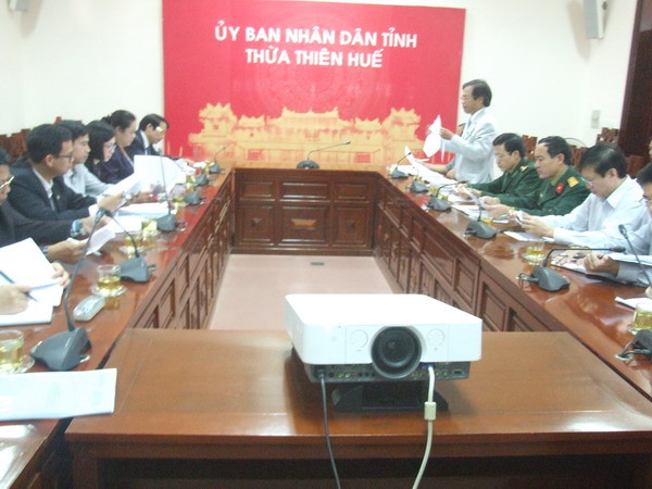 Đoàn kiểm tra nghe báo cáo việc thực hiện Đề án của ngành GD&ĐT Thừa Thiên Huế.