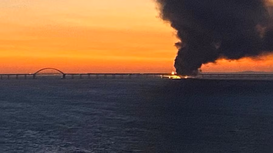 Đám cháy trên cầu Crimea