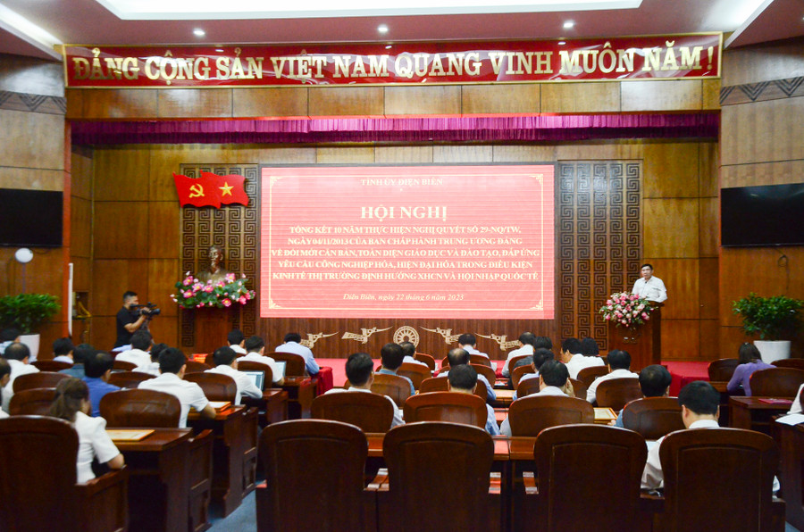 Toàn cảnh hội nghị. Toàn cảnh hội nghị.