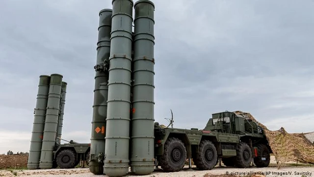 Hệ thống phòng thủ tên lửa S-400 của Nga.