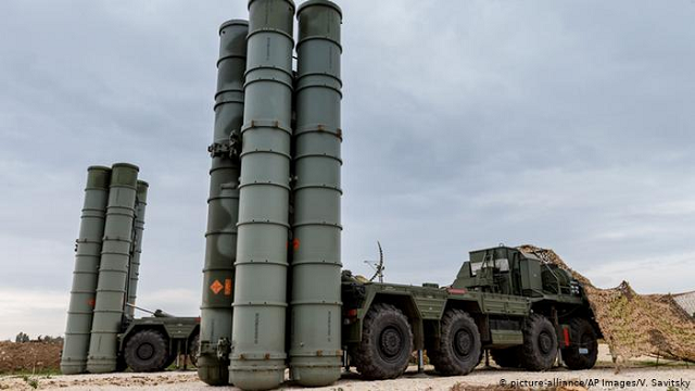 Hệ thống phòng thủ tên lửa S-400 của Nga.