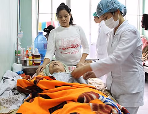 Một bệnh nhân đái tháo nhạt tại Viện Lão khoa Trung ương. Ảnh: báo Đất Việt.