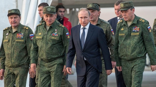 Putin trao giải thưởng cao quý cho các chỉ huy chiến dịch chống IS - Ảnh 1 Putin trao giải thưởng cao quý cho các chỉ huy chiến dịch chống IS - Ảnh 1