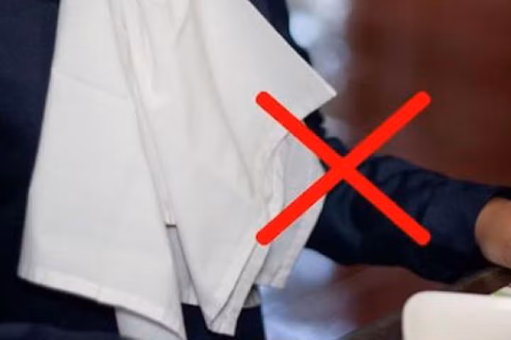 Những quy tắc sử dụng khăn ăn trên bàn tiệc để trở nên đẳng cấp