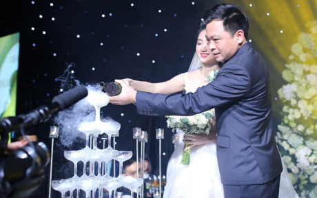 Hoa hậu Thu Ngân hạnh phúc trong ngày cưới - Ảnh 10 Hoa hau Thu Ngan hanh phuc trong ngay cuoi - Anh 10