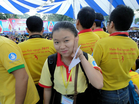 Mặc dù là tiểu thư trong một gia đình giàu có nhưng Nguyễn Như Quỳnh luôn tự mình phấn đấu trong cuộc sống . Mặc dù là tiểu thư trong một gia đình giàu có nhưng Nguyễn Như Quỳnh luôn tự mình phấn đấu trong cuộc sống