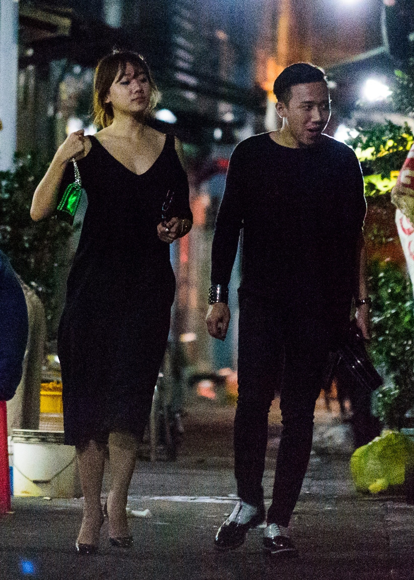 Trong ngày Valentine, cả hai cũng chọn trang phụccùng tông màu. Trong ngày Valentine, cả hai cũng chọn trang phụccùng tông màu.