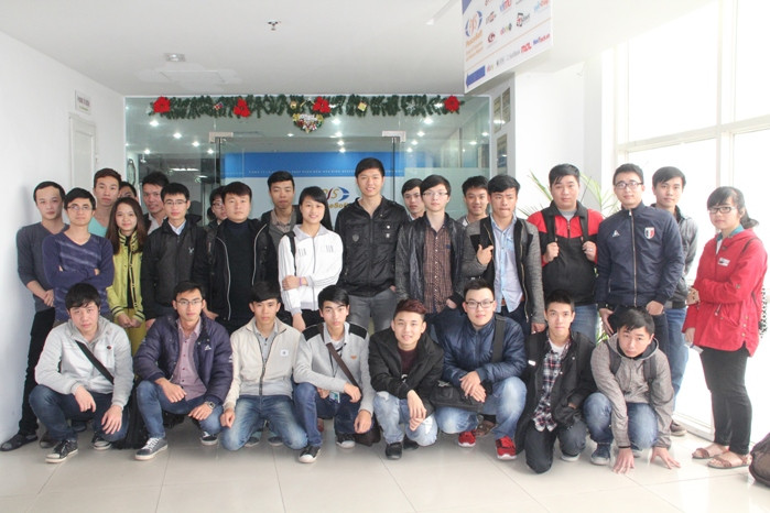 Các bạn sinh viên Aprotrai Aptech đã có một buổi tham quan bổ ích Các bạn sinh viên Aprotrai Aptech đã có một buổi tham quan bổ ích